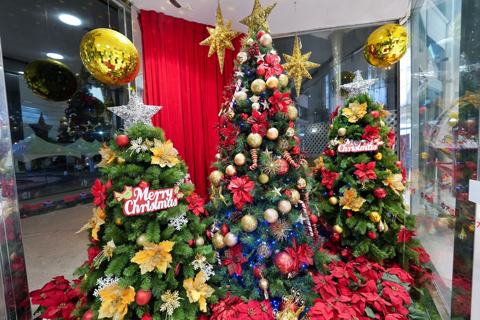 遠東百貨 台南成功店 聖誕樹