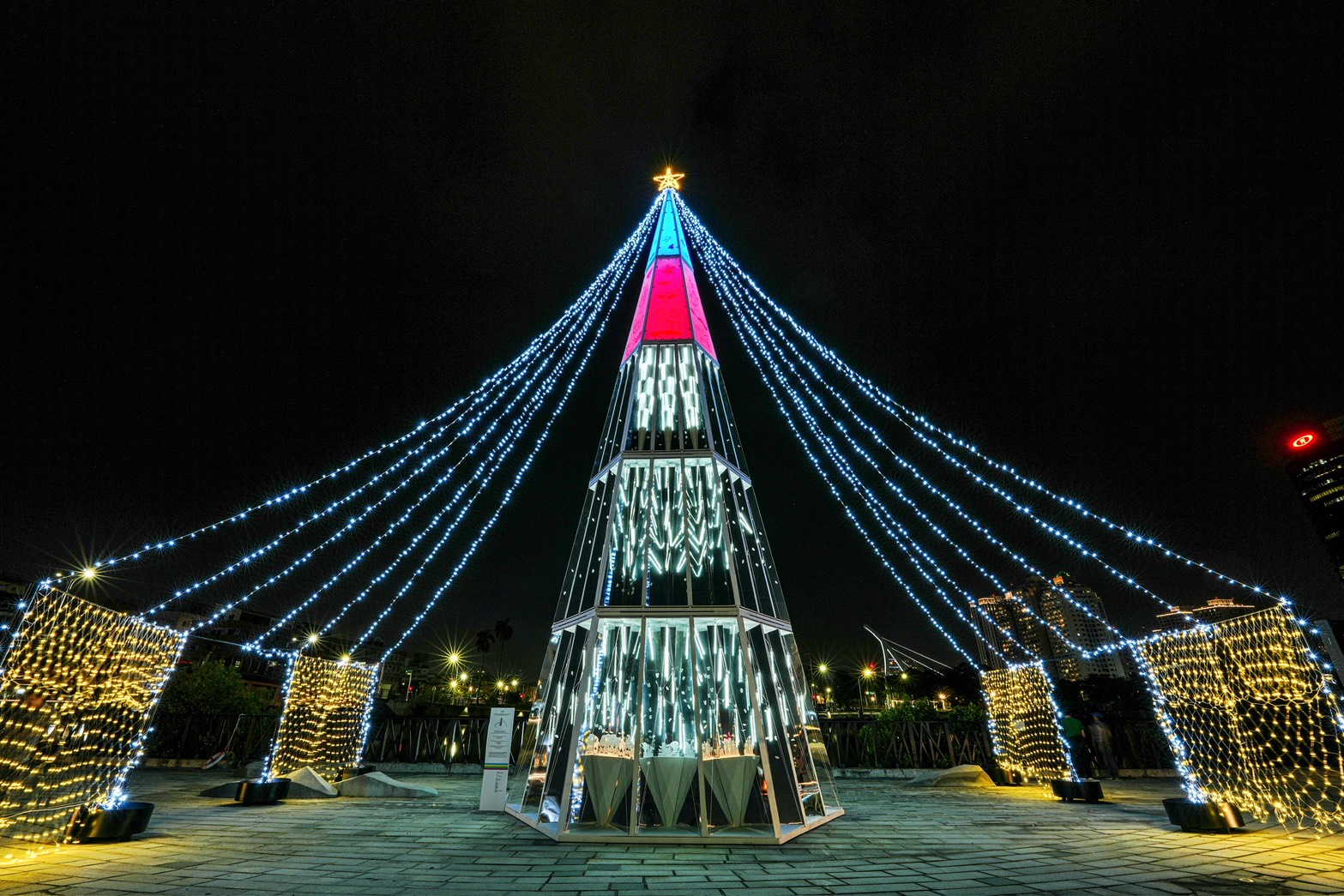 河樂廣場聖誕樹