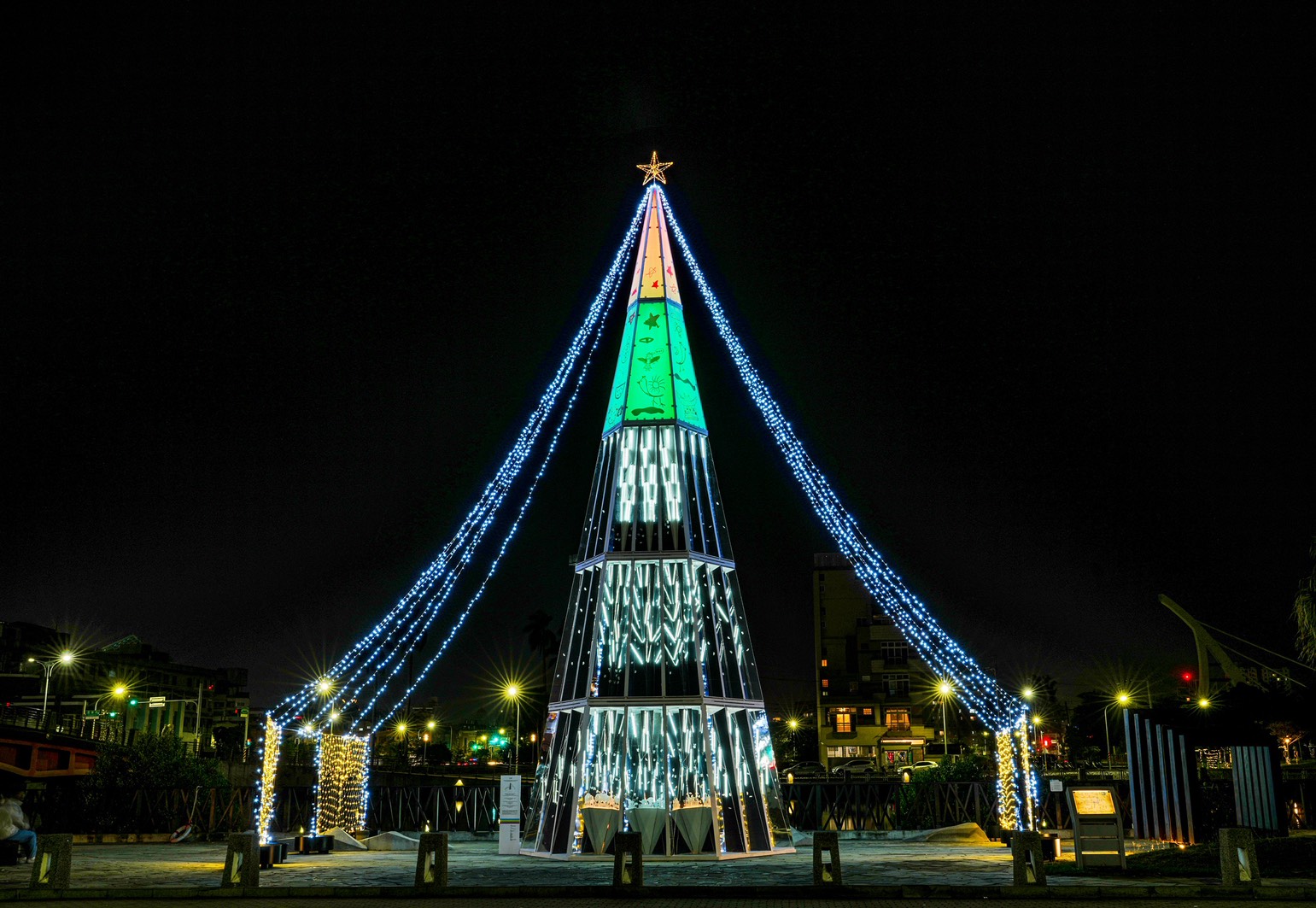 河樂廣場聖誕樹