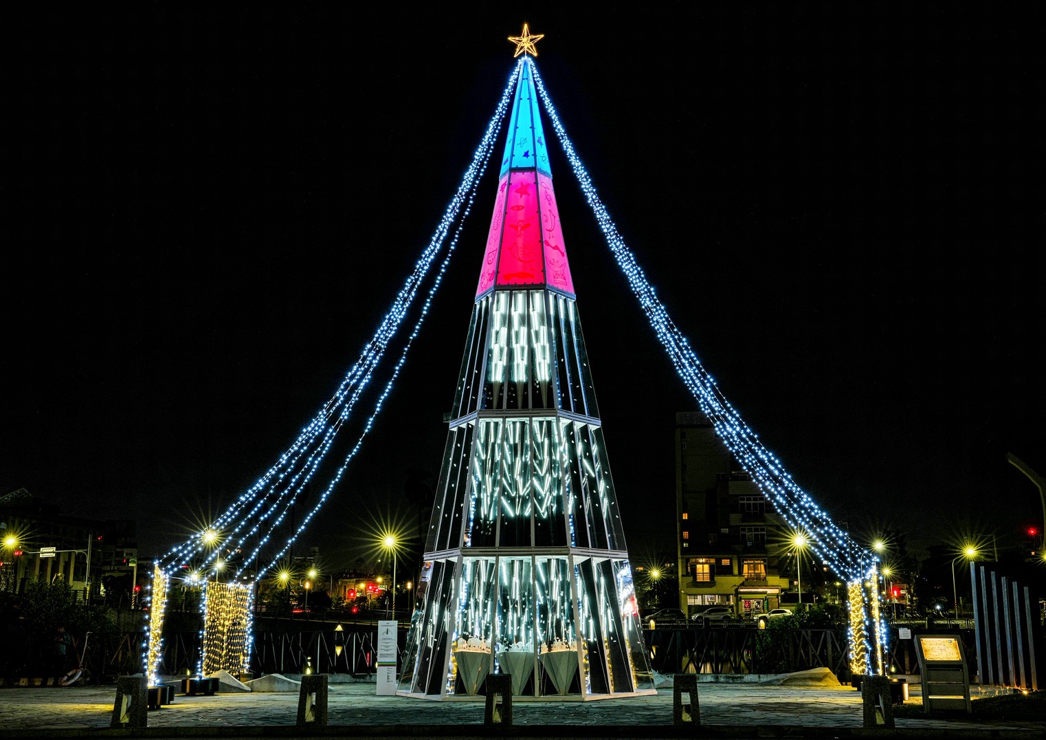河樂廣場聖誕樹