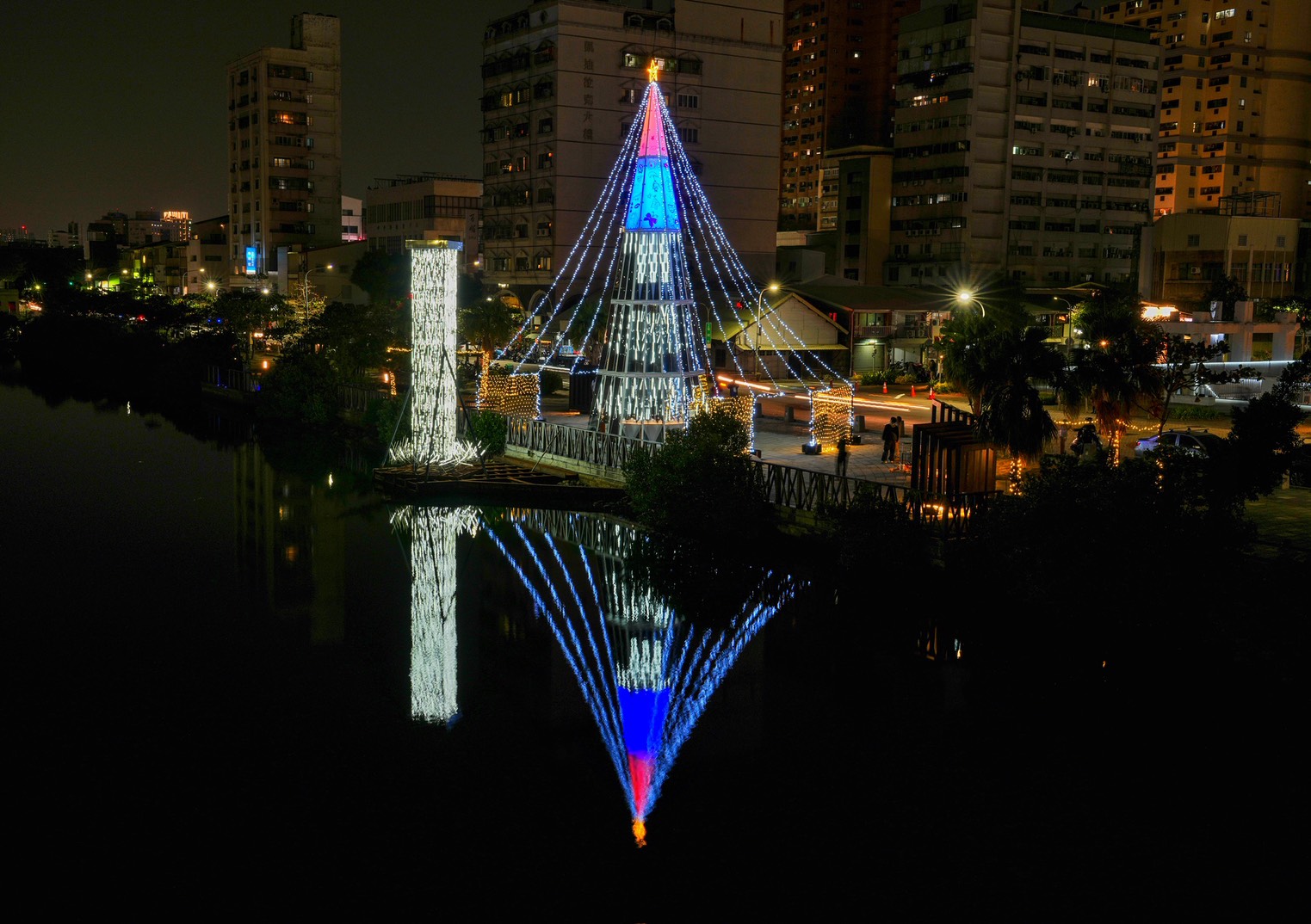 河樂廣場聖誕樹