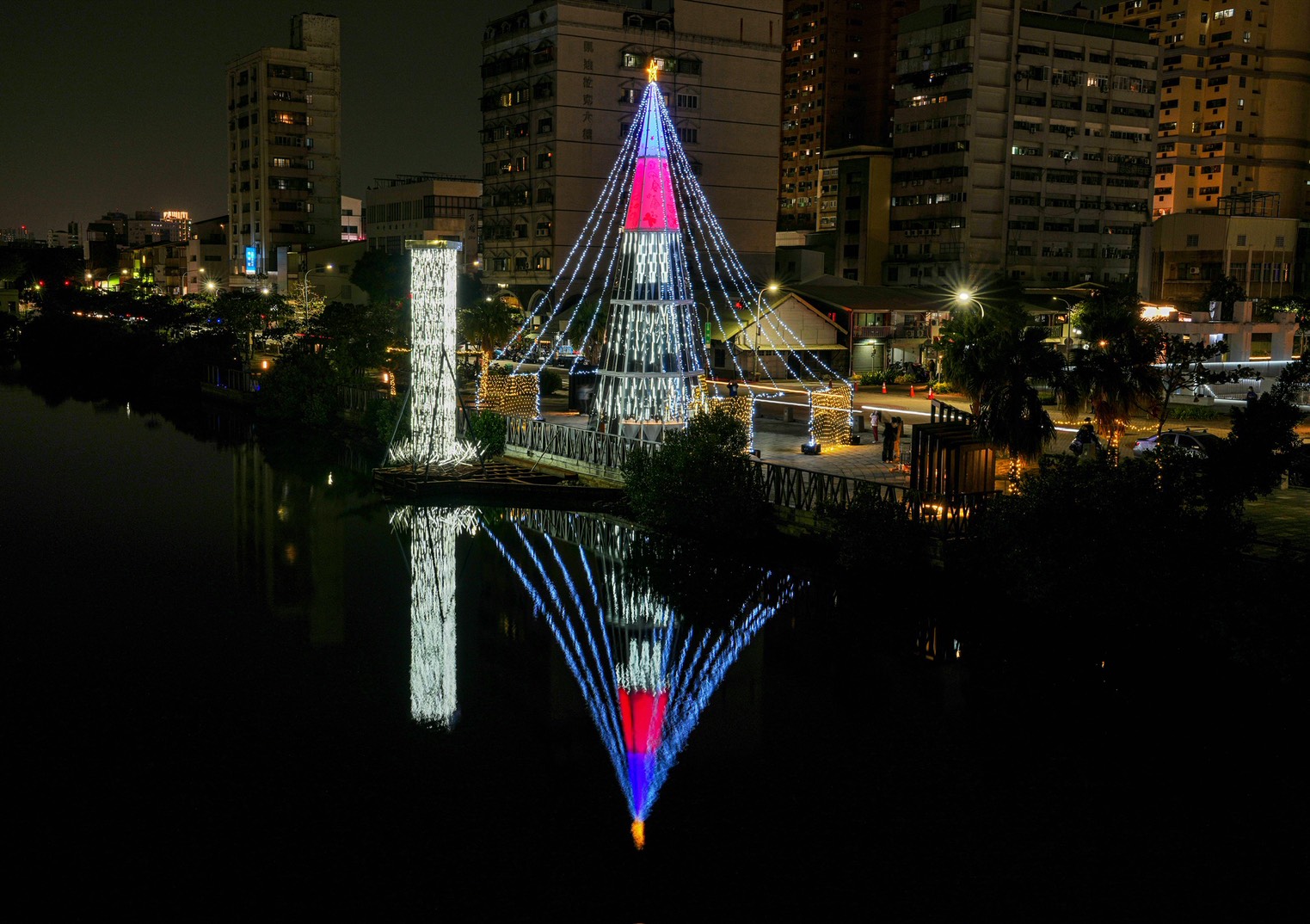 河樂廣場聖誕樹
