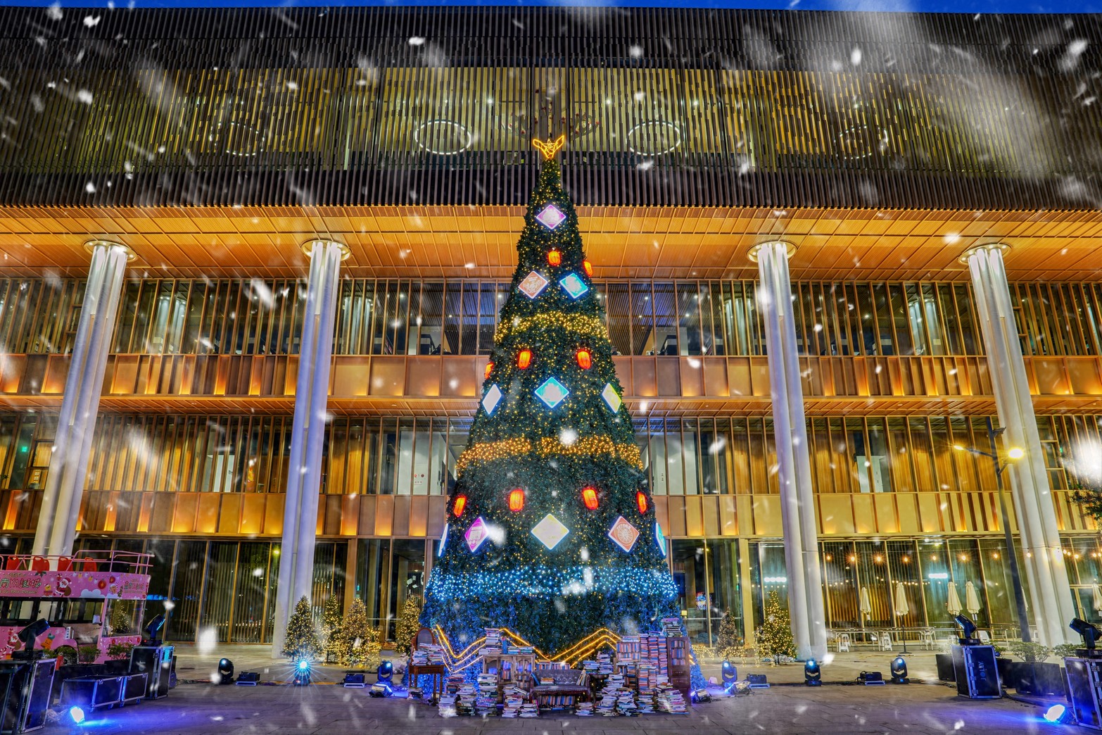 臺南市立圖書館新總館聖誕樹