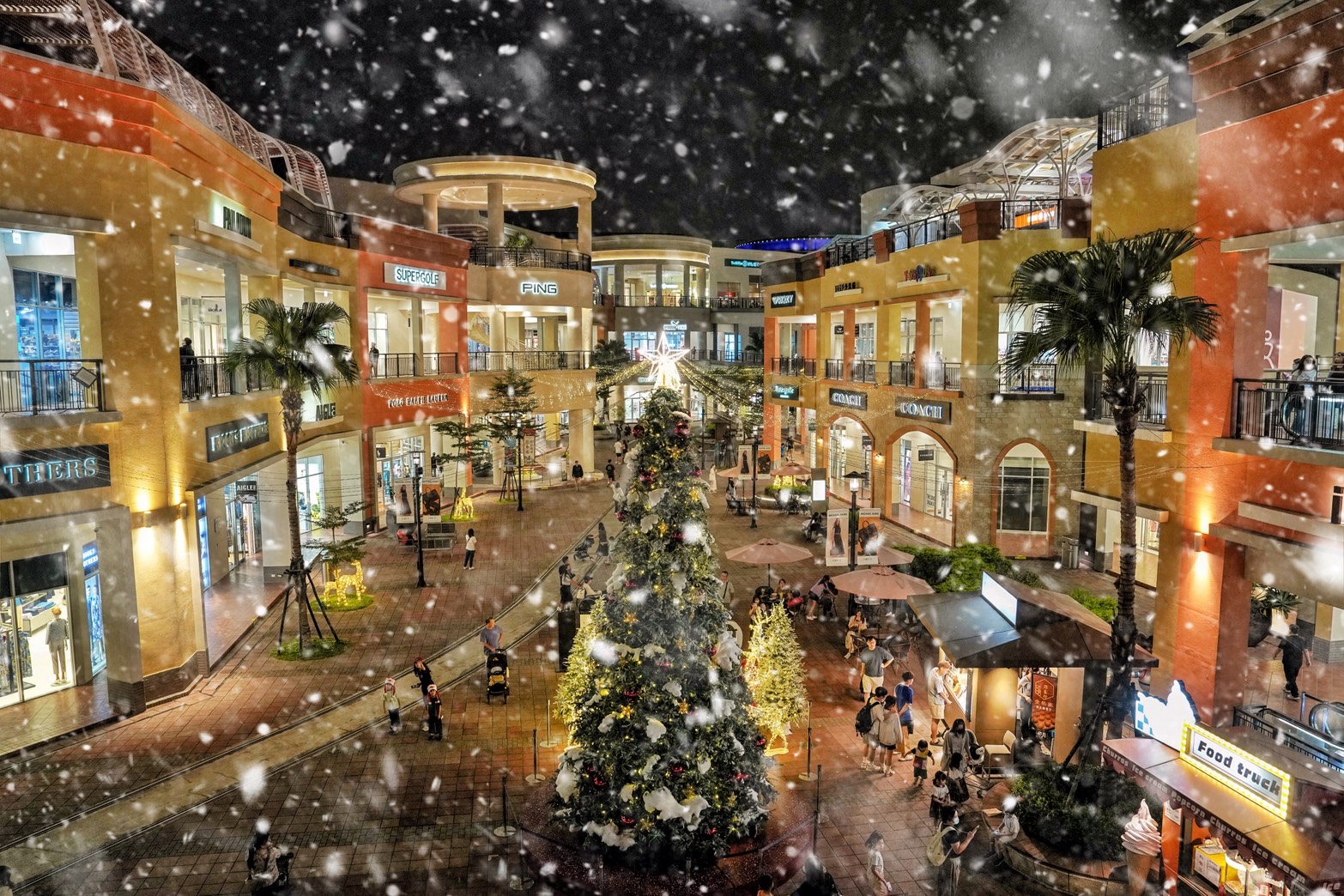 SKM Park Outlets 高雄草衙 聖誕樹