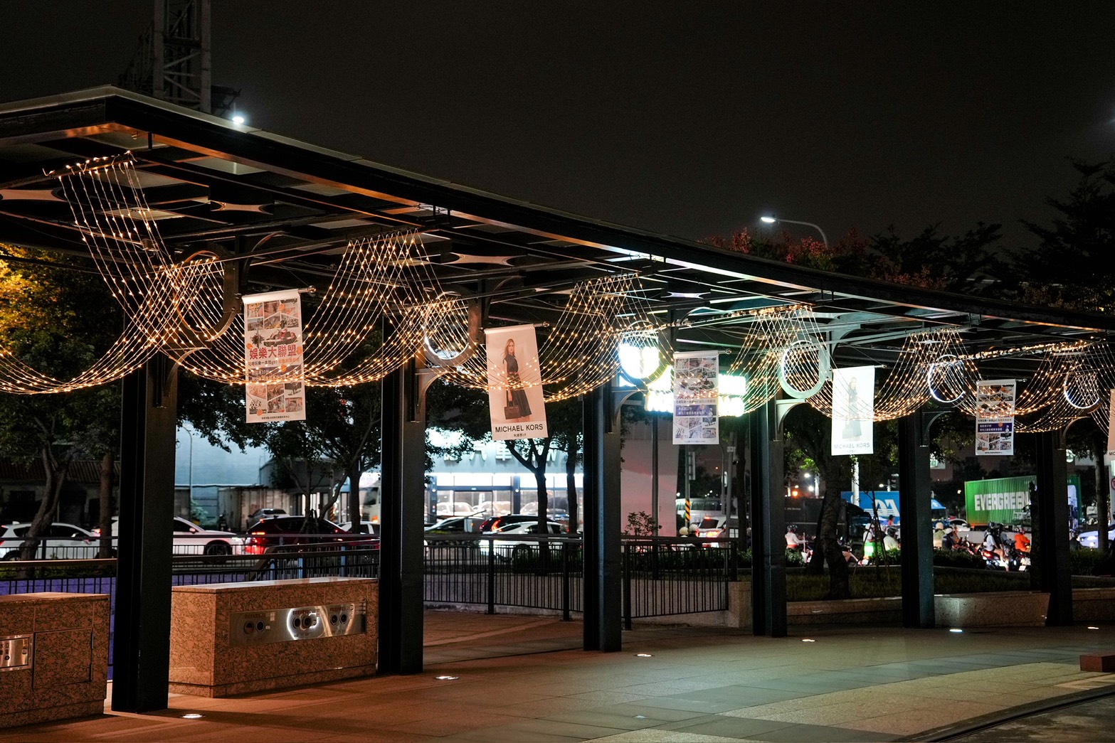 SKM Park Outlets 高雄草衙 聖誕樹